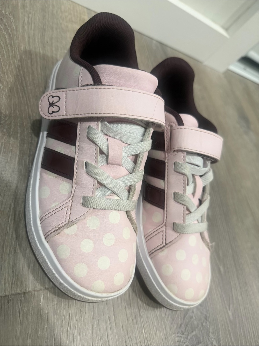 Kids Addidas Disney Pink Polka Dot Velcro Sneakers - Picture 3 of 5